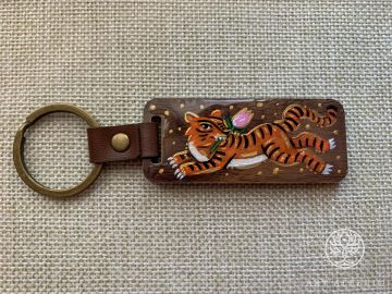 Wooden keychain with painted Tiger