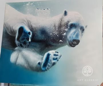 Белый медведь под водой 